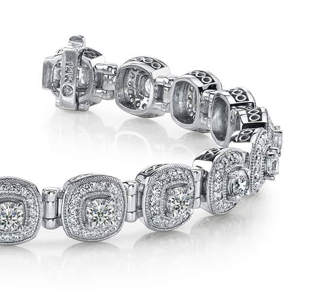 Fanciful Round Diamond Bracelet With Tube Links