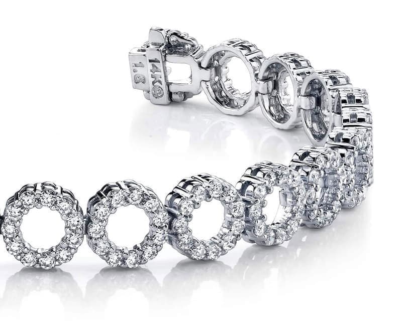 Dynamic Diamond Circle Link Bracelet