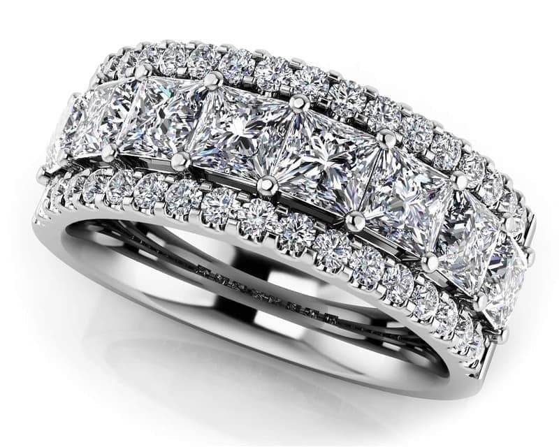 Luxurious Princess Cut Diamond Frame Ring
