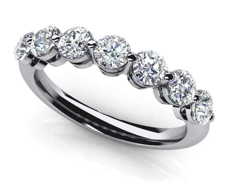 Brilliant 7 Diamonds Anniversary Ring